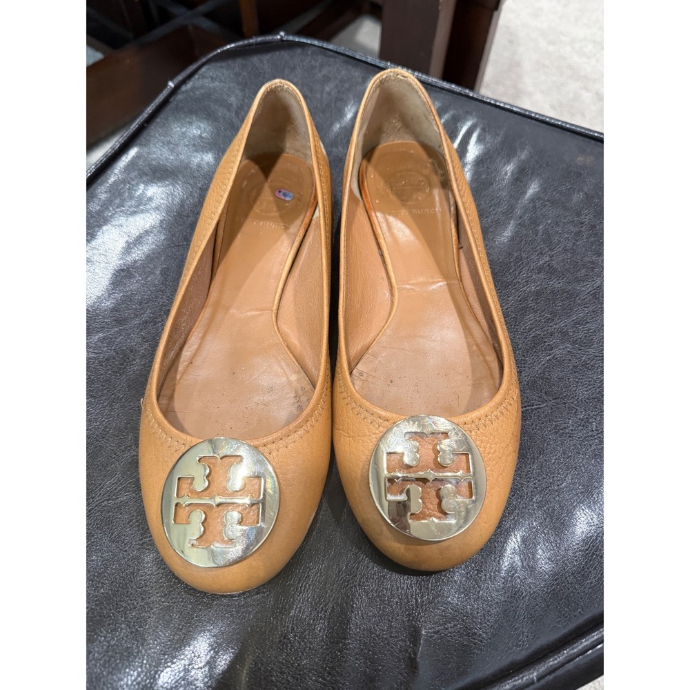 Tory Burch Reva Tan Pebbled Leather Ballet Flats Gold Logo Medallion Size‎ 7.5
